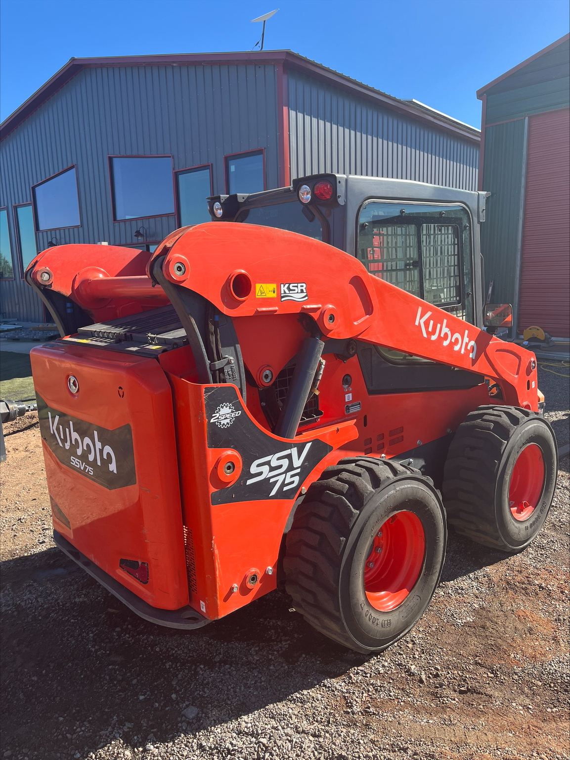 2022 Kubota SSV75 Image 8