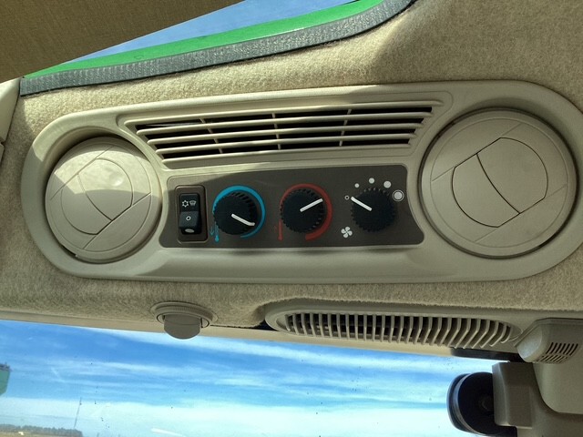 2024 John Deere 5100E Image 17