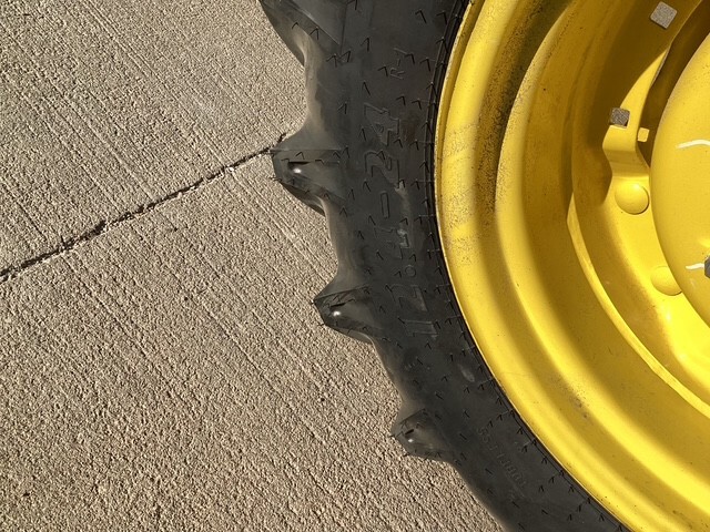 2024 John Deere 5100E Image 27