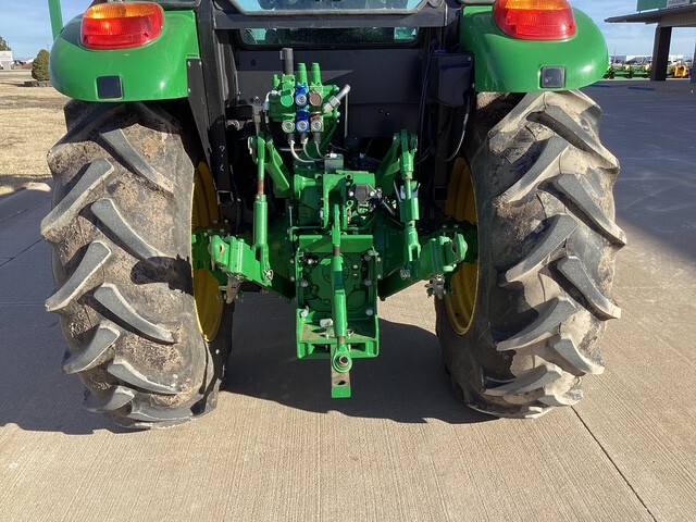 2024 John Deere 5100E Image 5