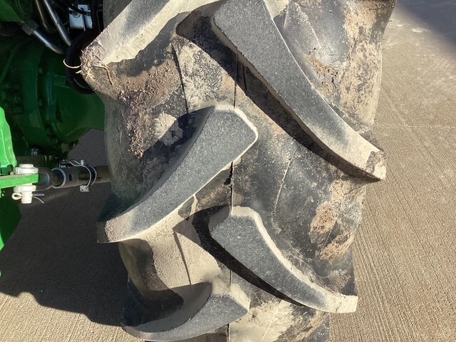 2024 John Deere 5100E Image 22