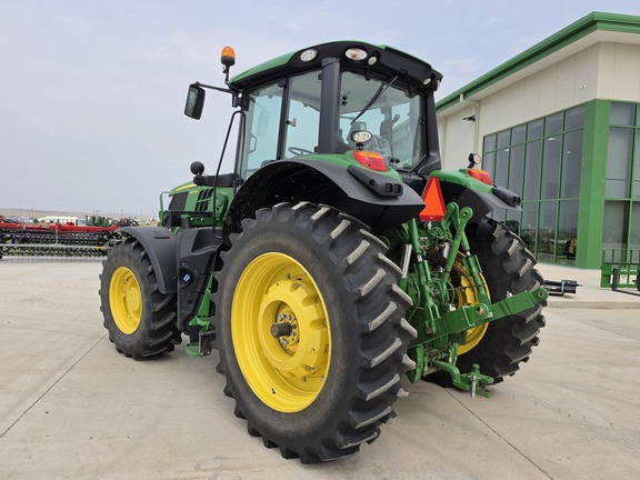 2024 John Deere 6175M (3rd thumbnail)