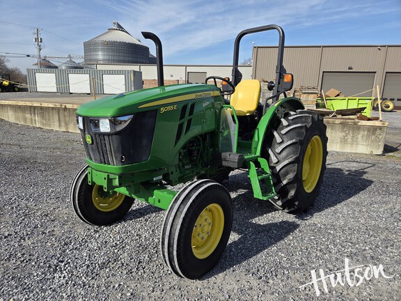 Photo of 2022 John Deere 5055E