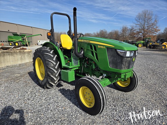 Photo of 2022 John Deere 5055E