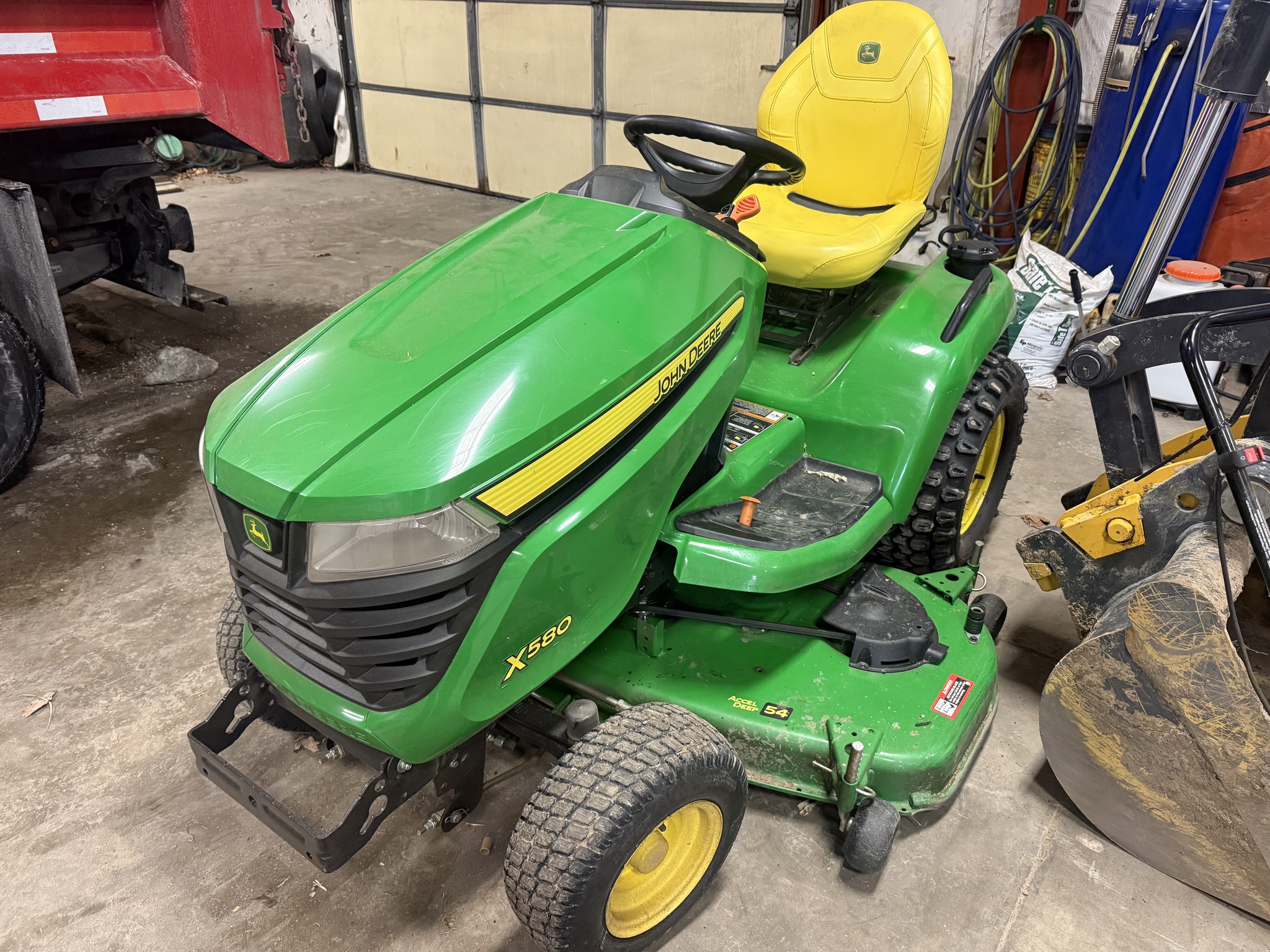 2024 John Deere X580 Image 1