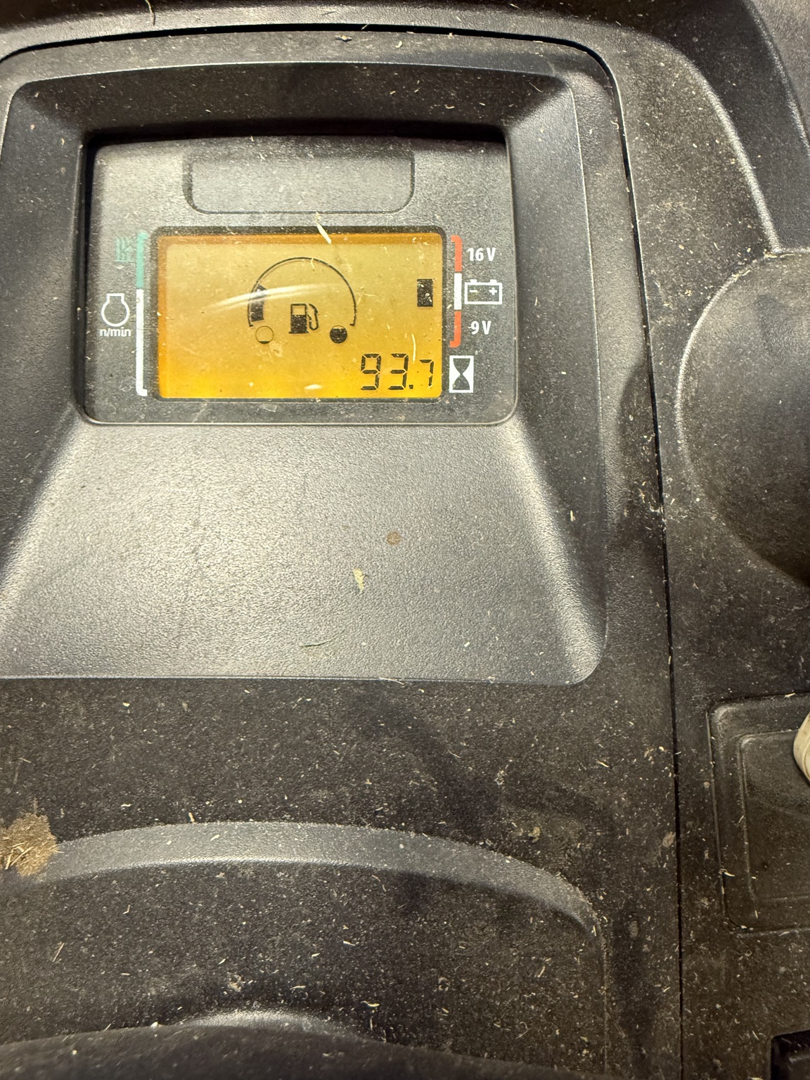 2024 John Deere X580 Image 6