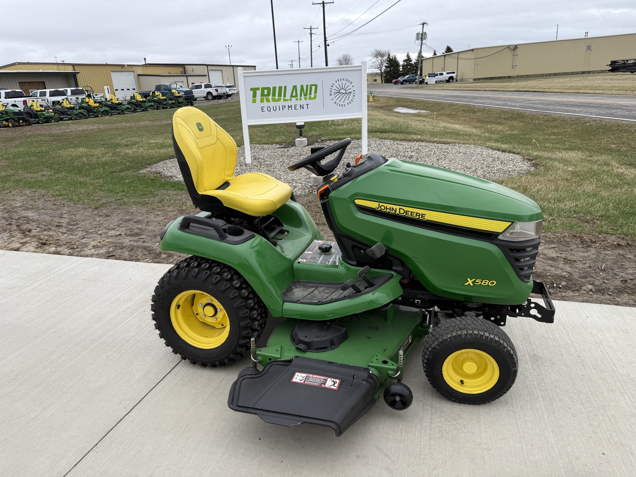 2024 John Deere X580 Image 2