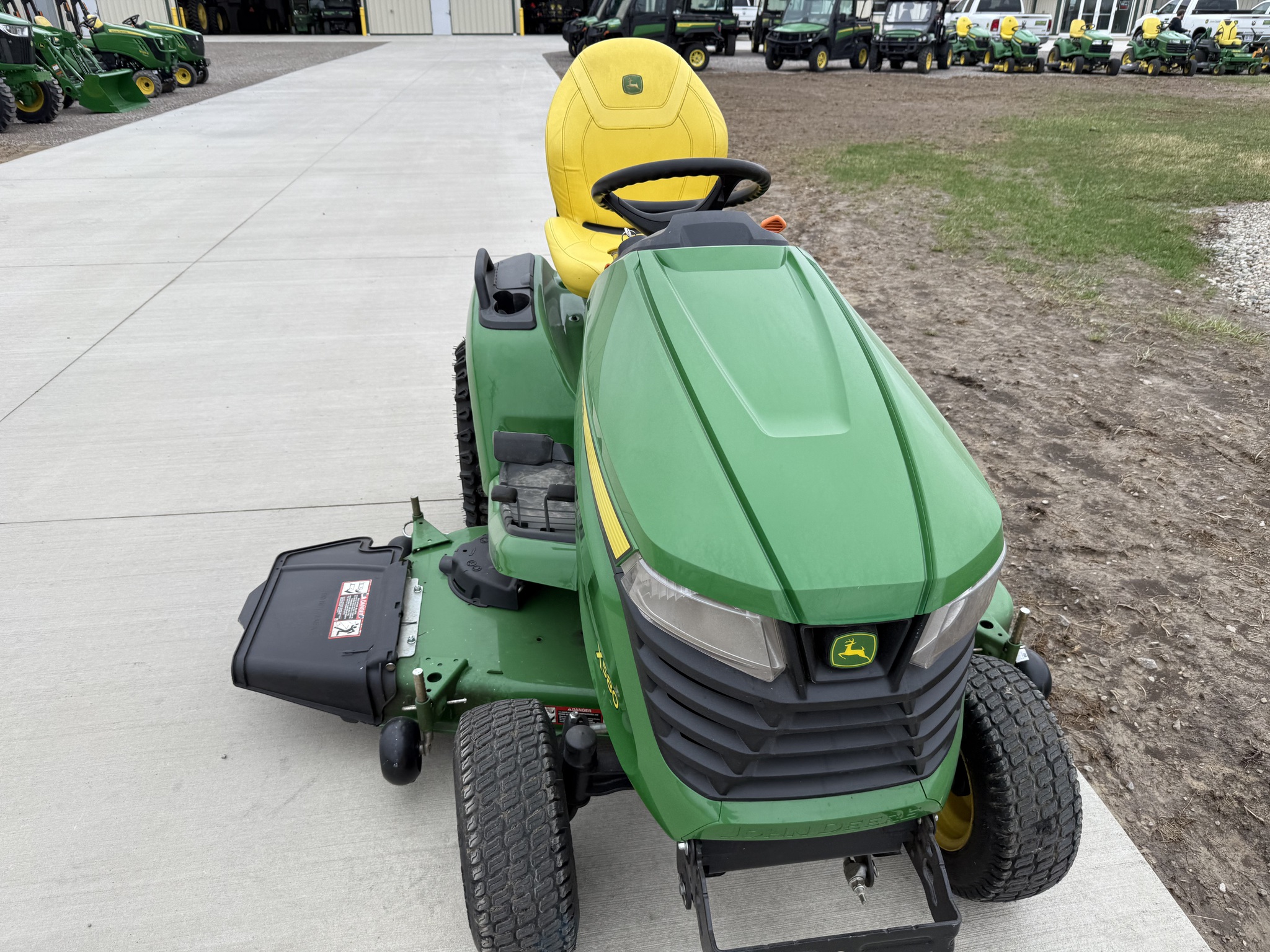 2024 John Deere X580 Image 6