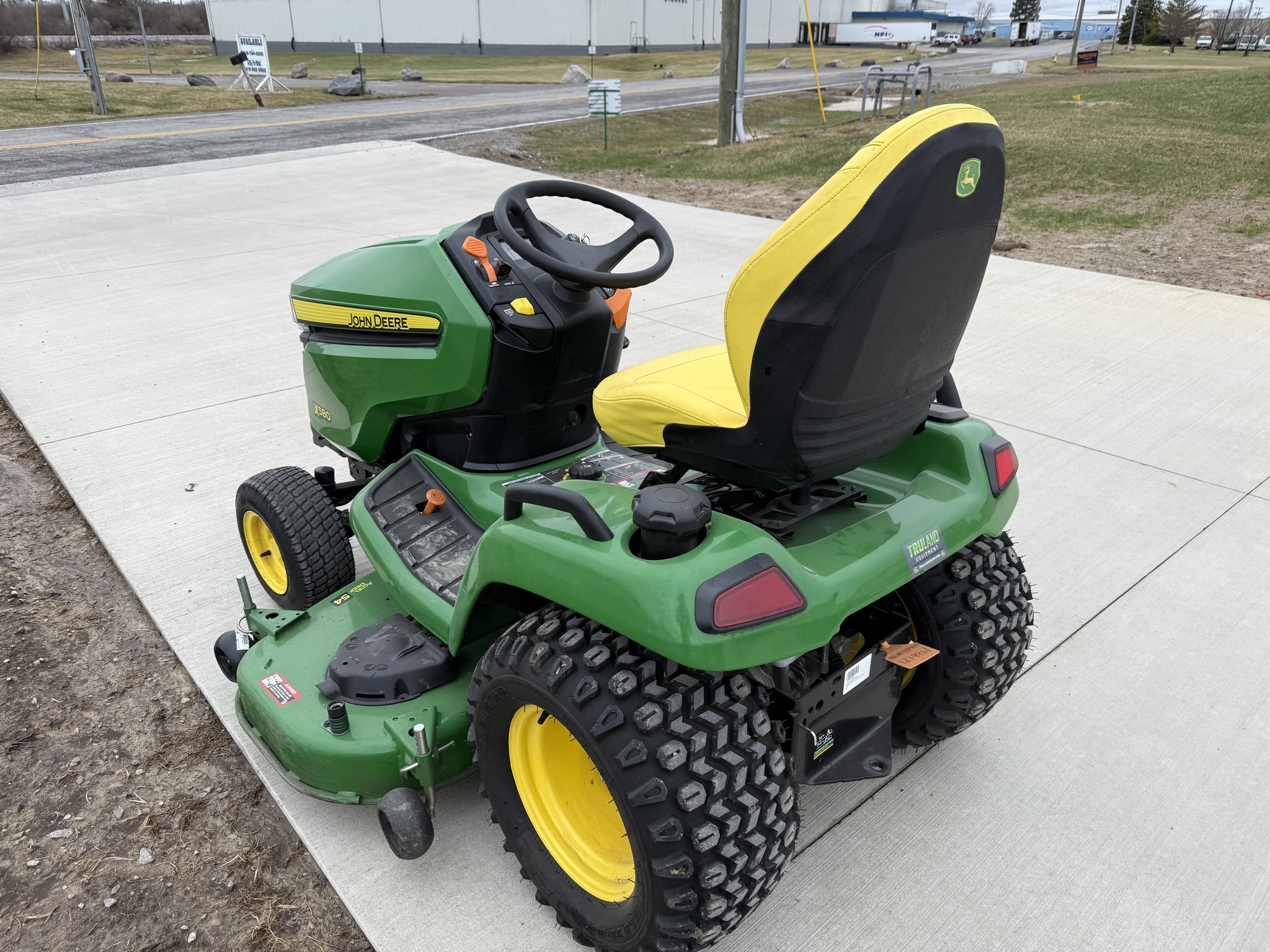 2024 John Deere X580 Image 15