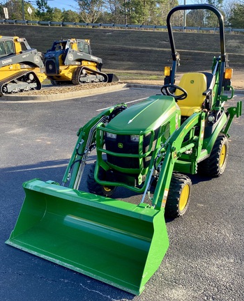 2024 John Deere 1025R Photo 2
