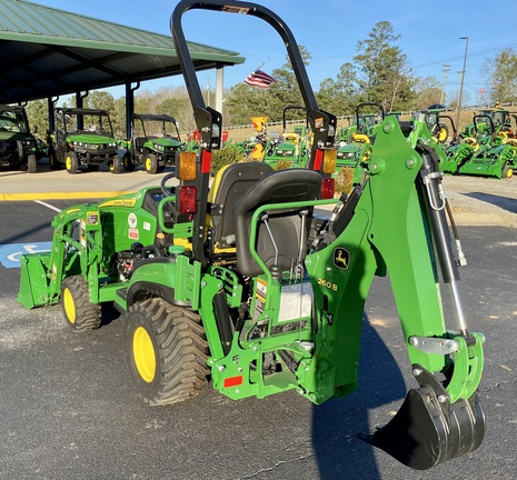 2024 John Deere 1025R Photo 3