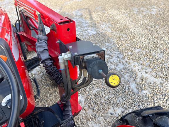 2009 Massey-Ferguson 2605