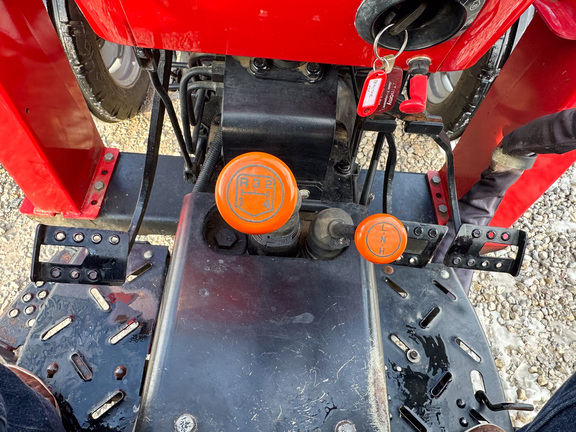 2009 Massey-Ferguson 2605