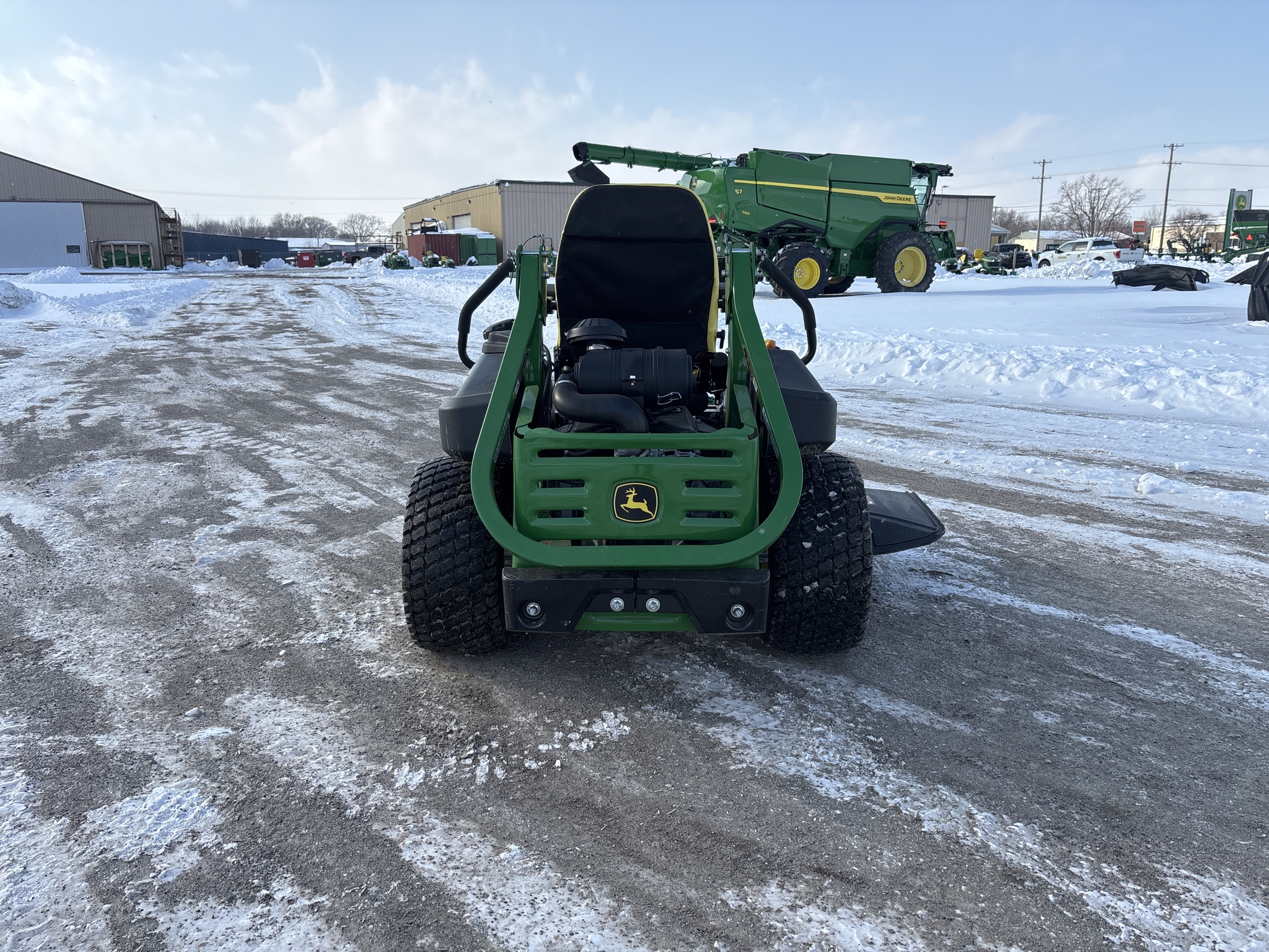 Used 2024 John Deere Z930M Zero Turn Mowers at Koenig Equipment in Greenfield, IN - PhotoXL5