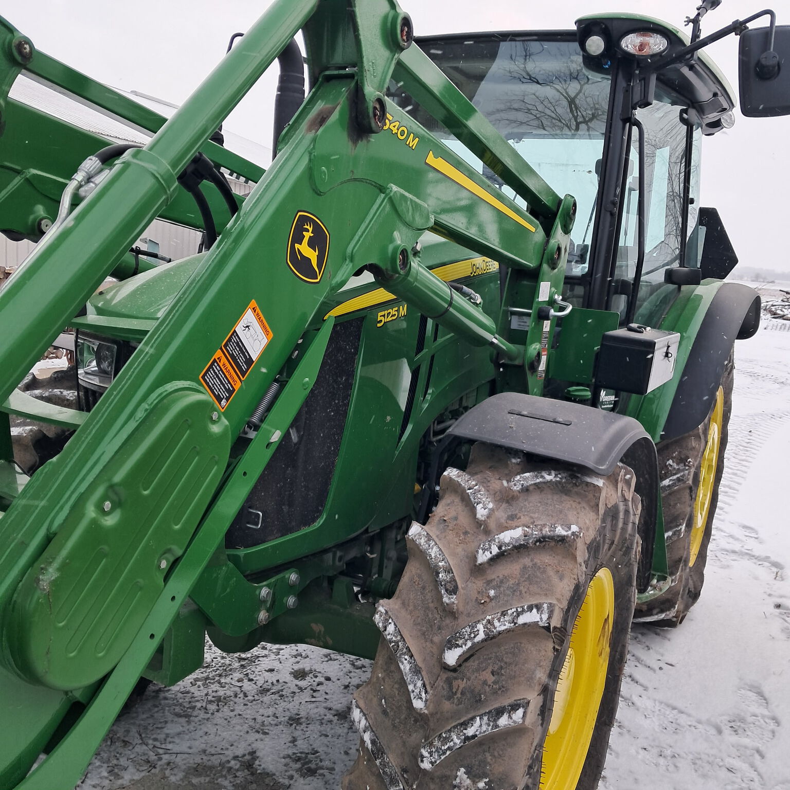 2022 John Deere 5125M Image 1