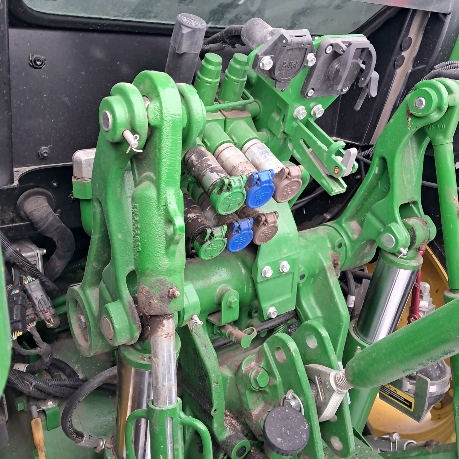 2022 John Deere 5125M Image 9