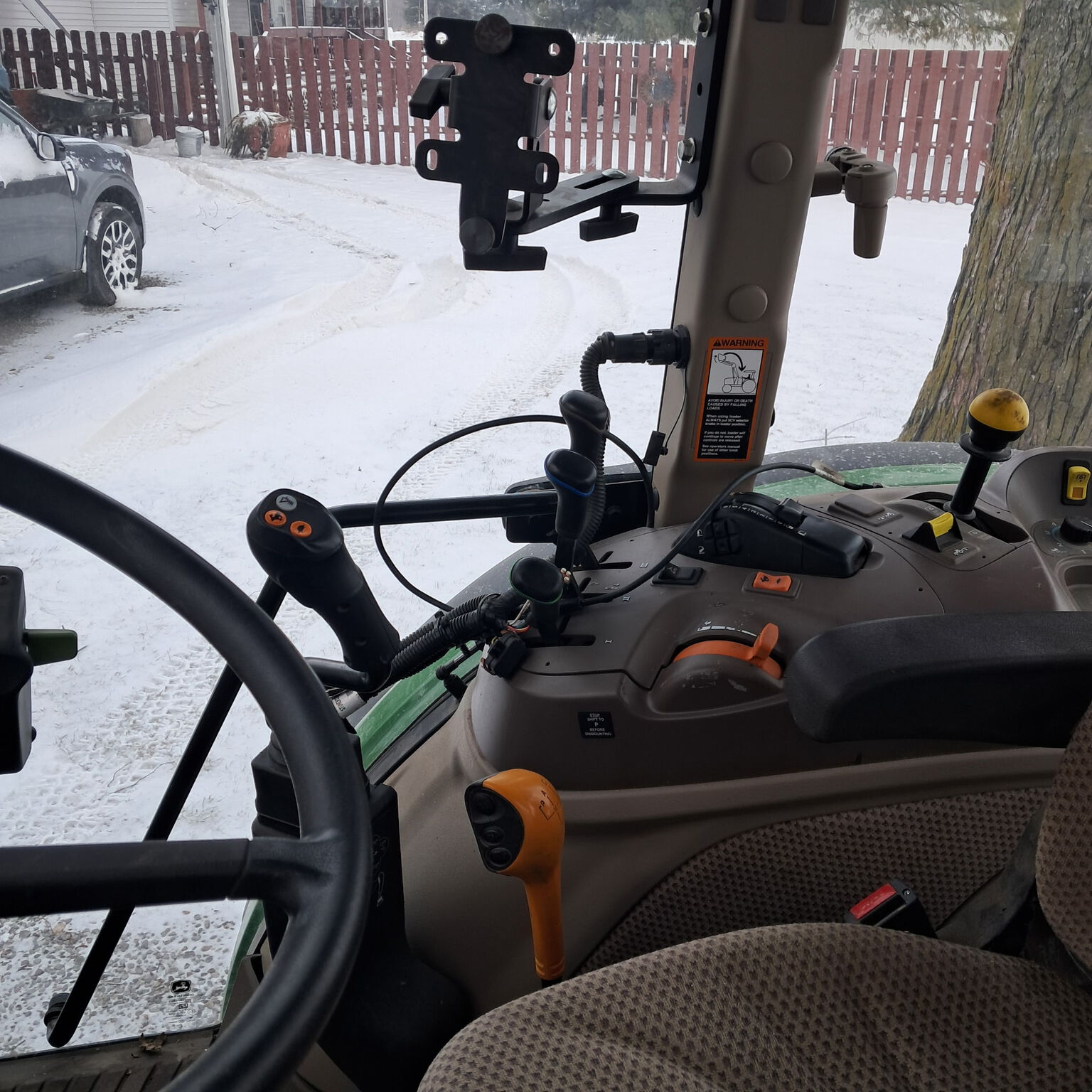 2022 John Deere 5125M Image 3