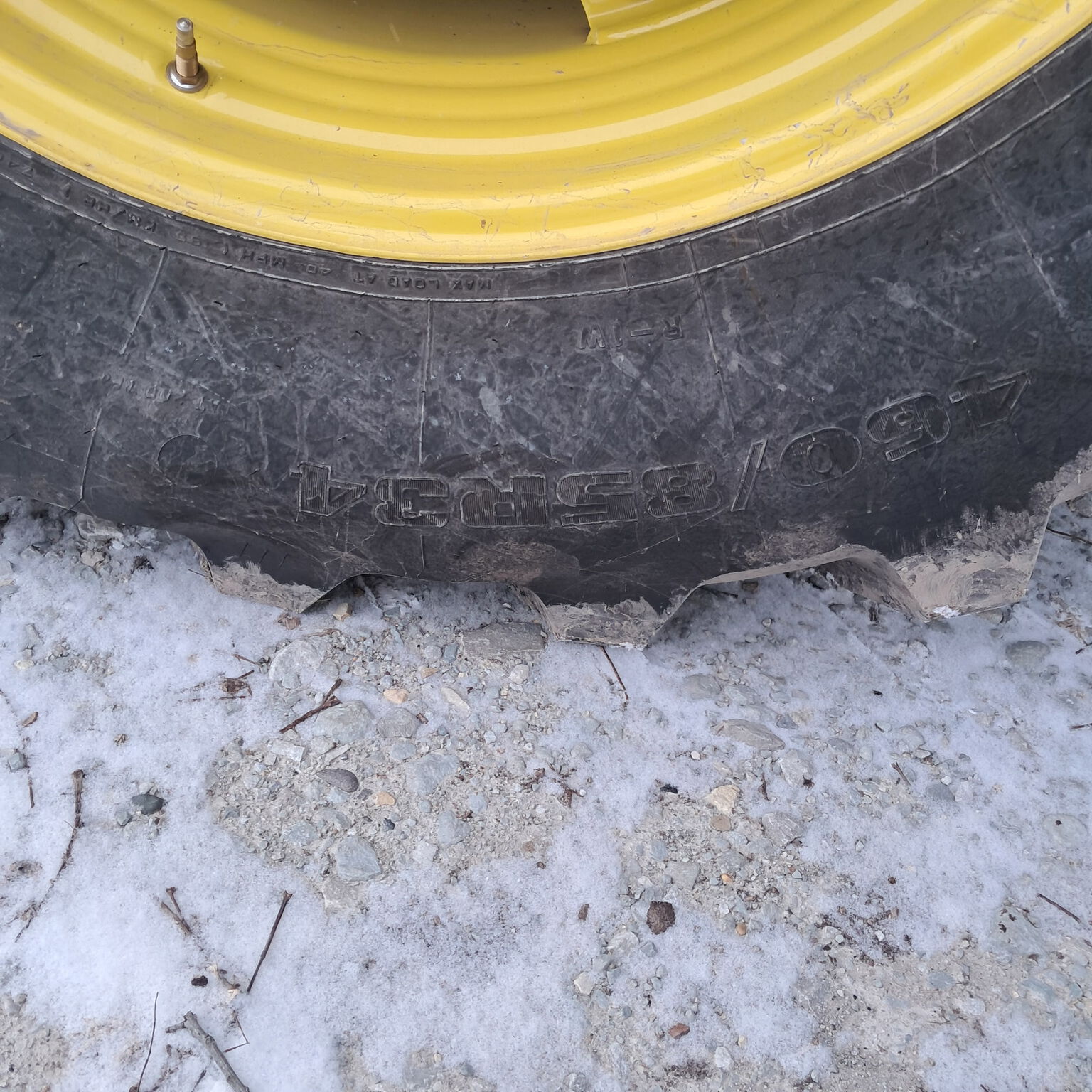 2022 John Deere 5125M Image 12