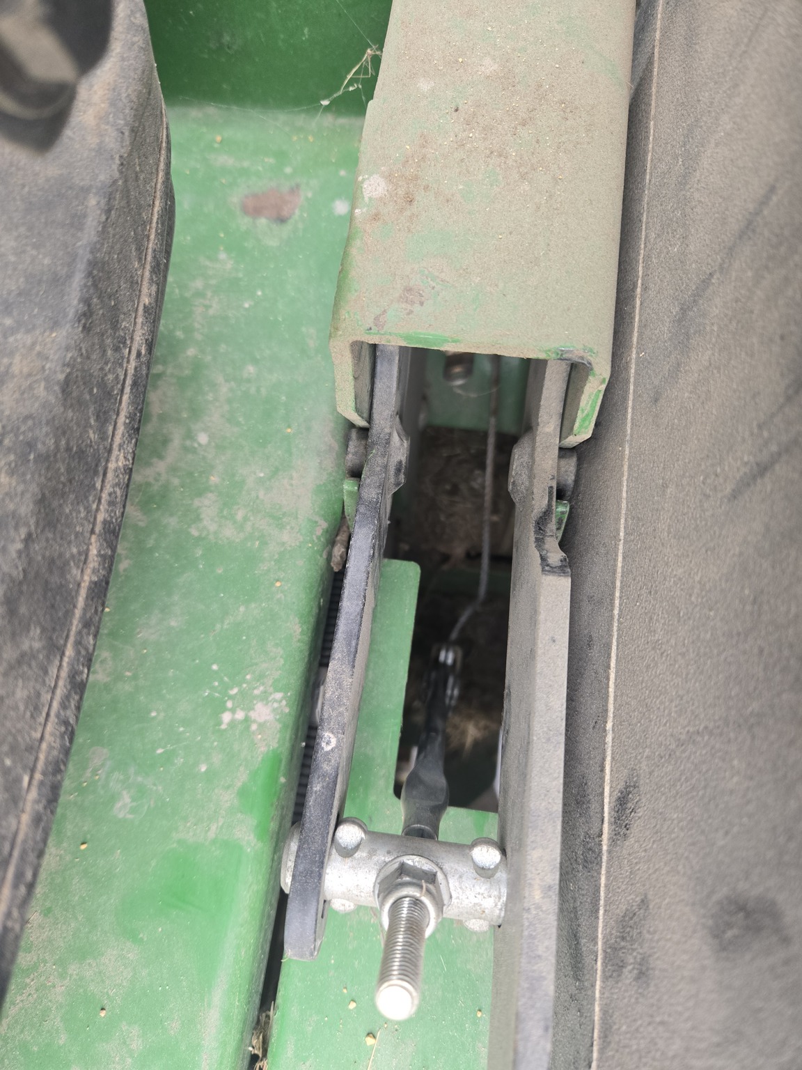  2019 John Deere Z997R at Heritage Tractor in Carthage, IL