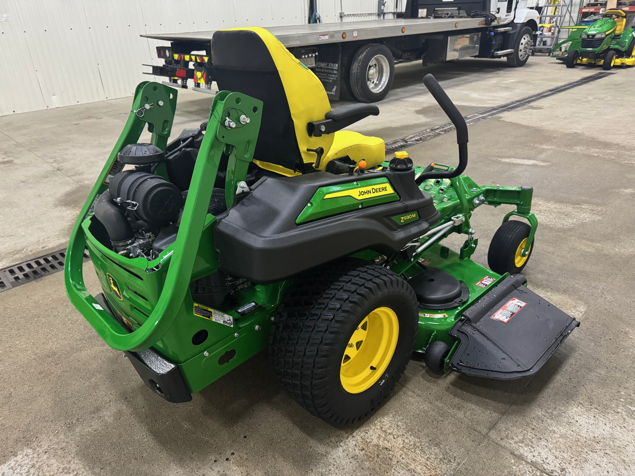 2023 John Deere Z930M Image 6