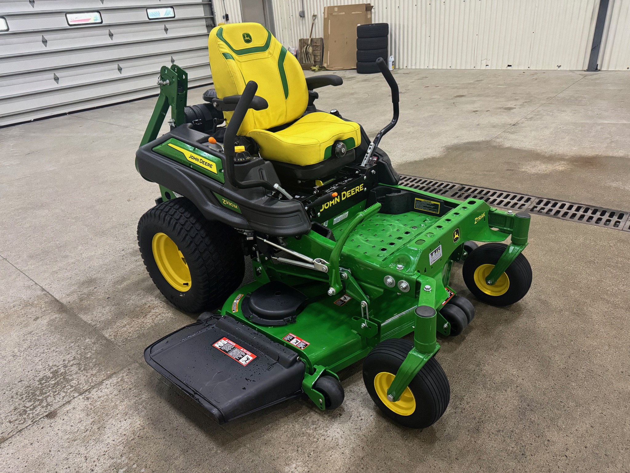 2023 John Deere Z930M Image 8