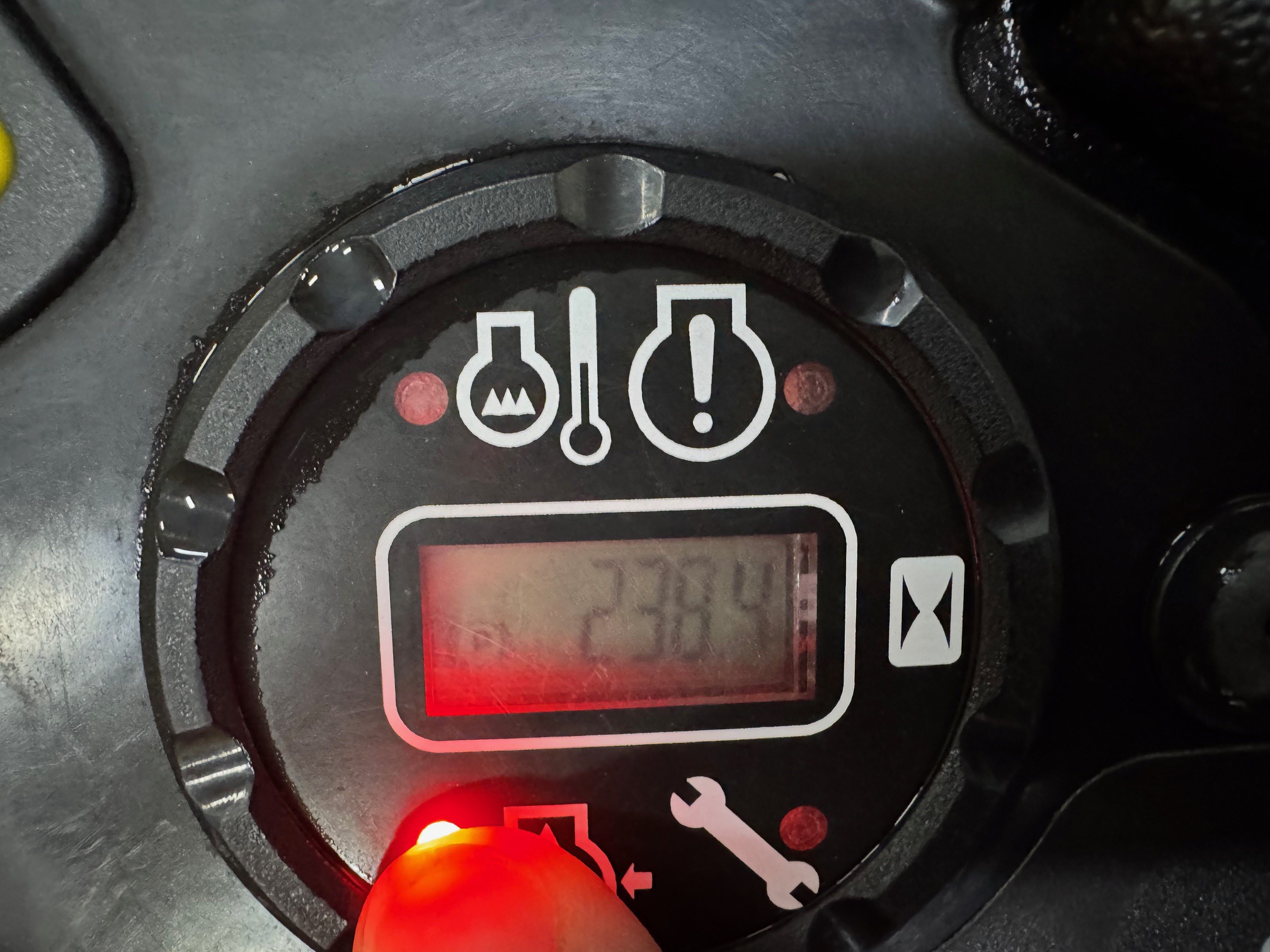 2023 John Deere Z930M Image 11