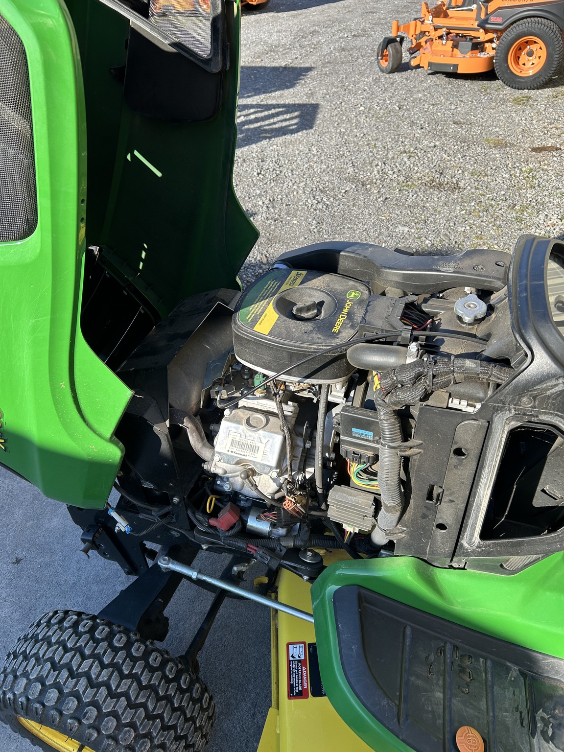 2017 John Deere X739 Image 4