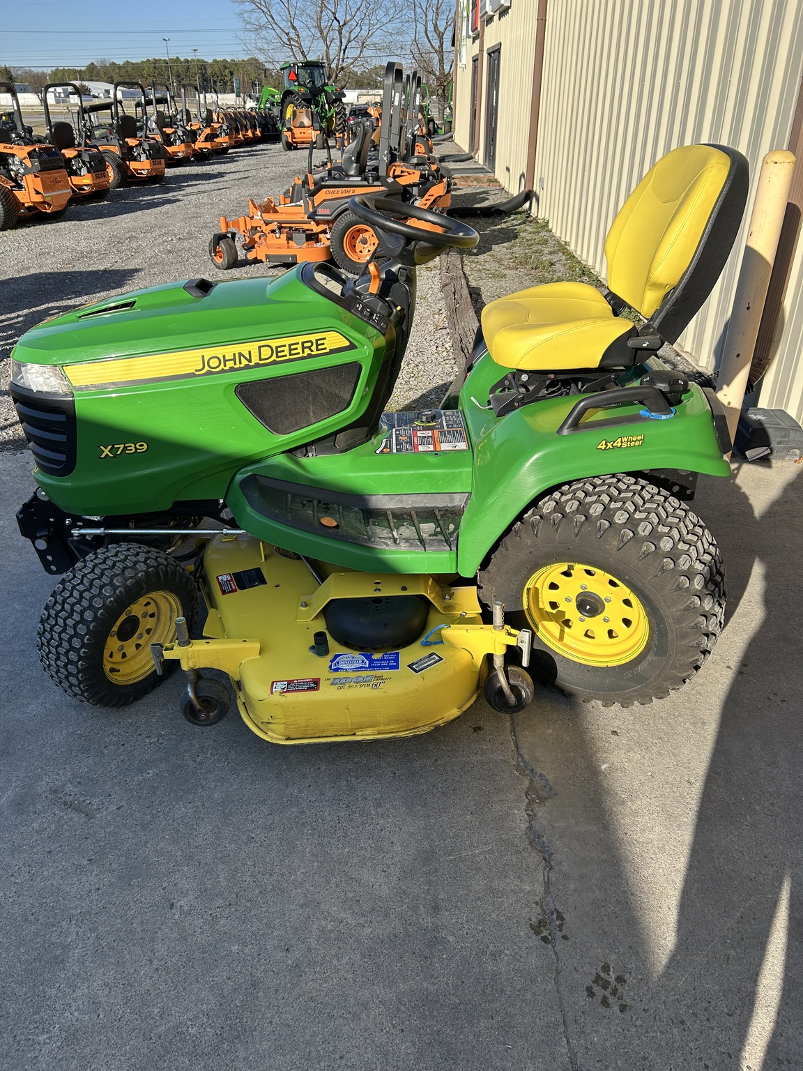 2017 John Deere X739 Image 9