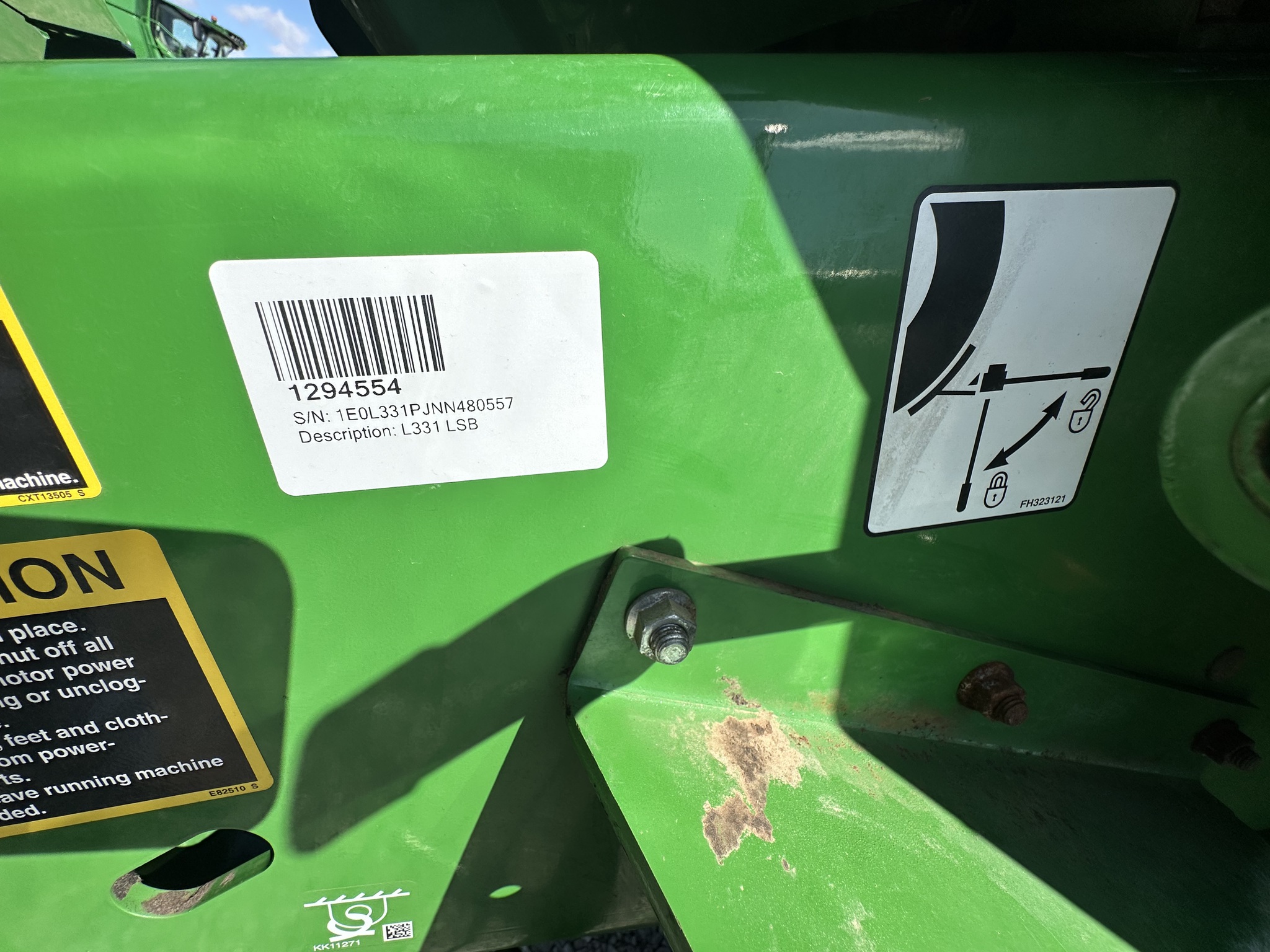 2022 John Deere L331 Image 11