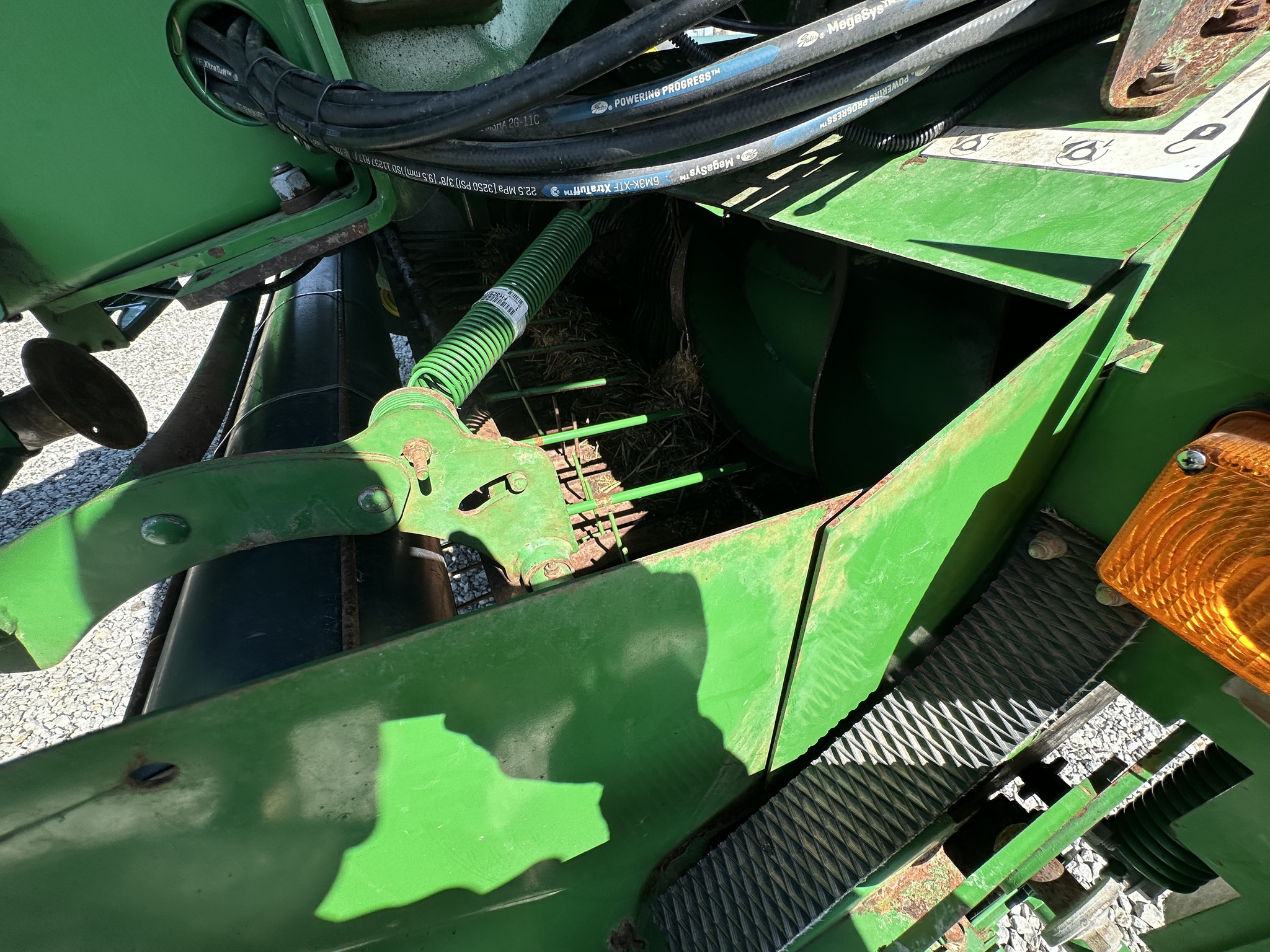 2022 John Deere L331 Image 13