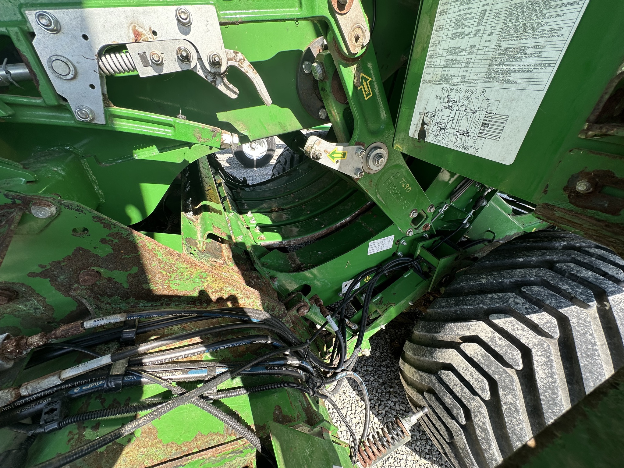 2022 John Deere L331 Image 14