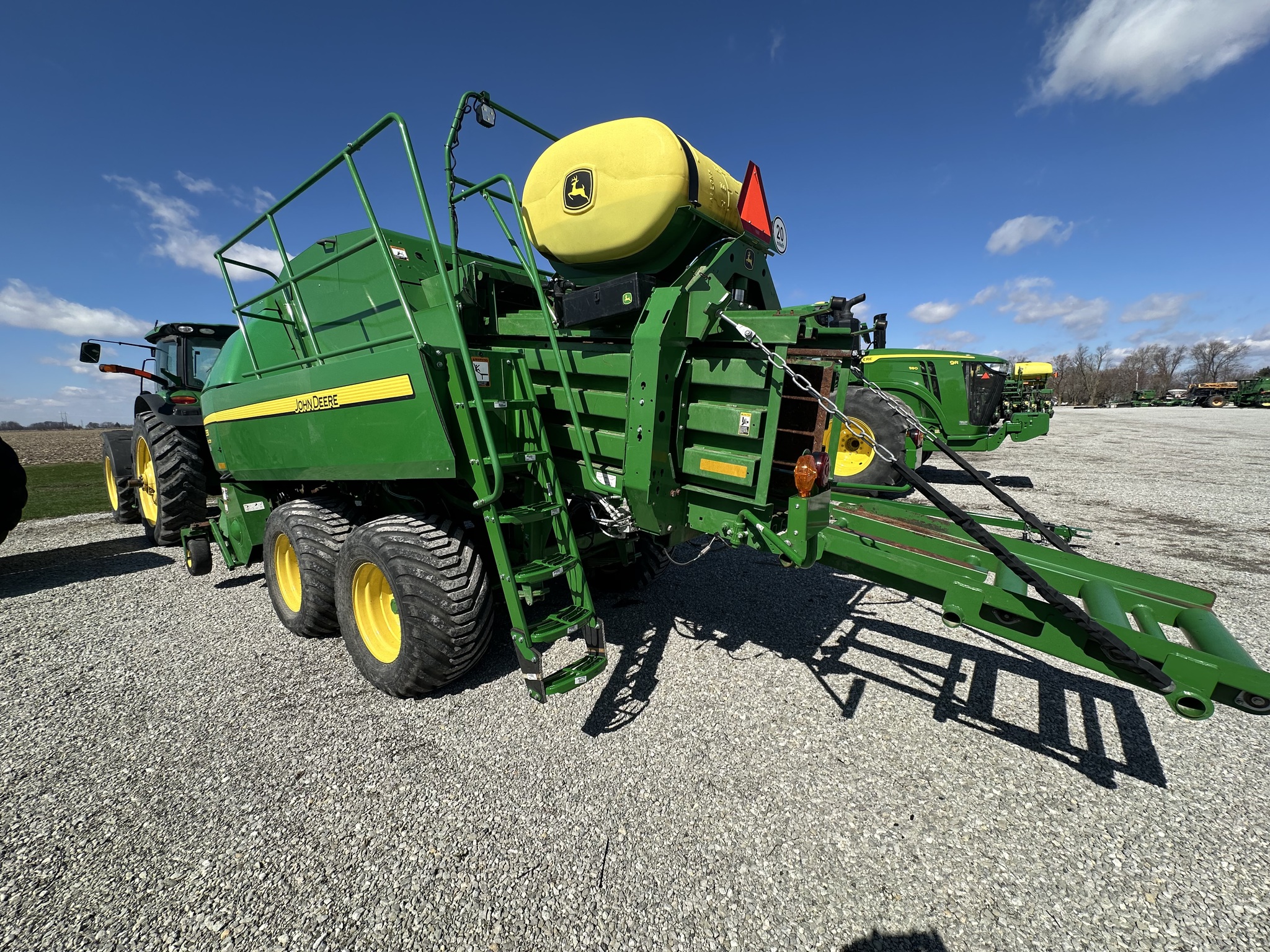 2022 John Deere L331 Image 4