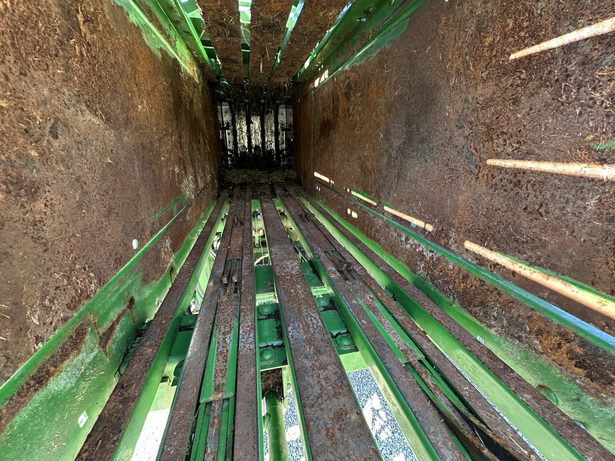 2022 John Deere L331 Image 18