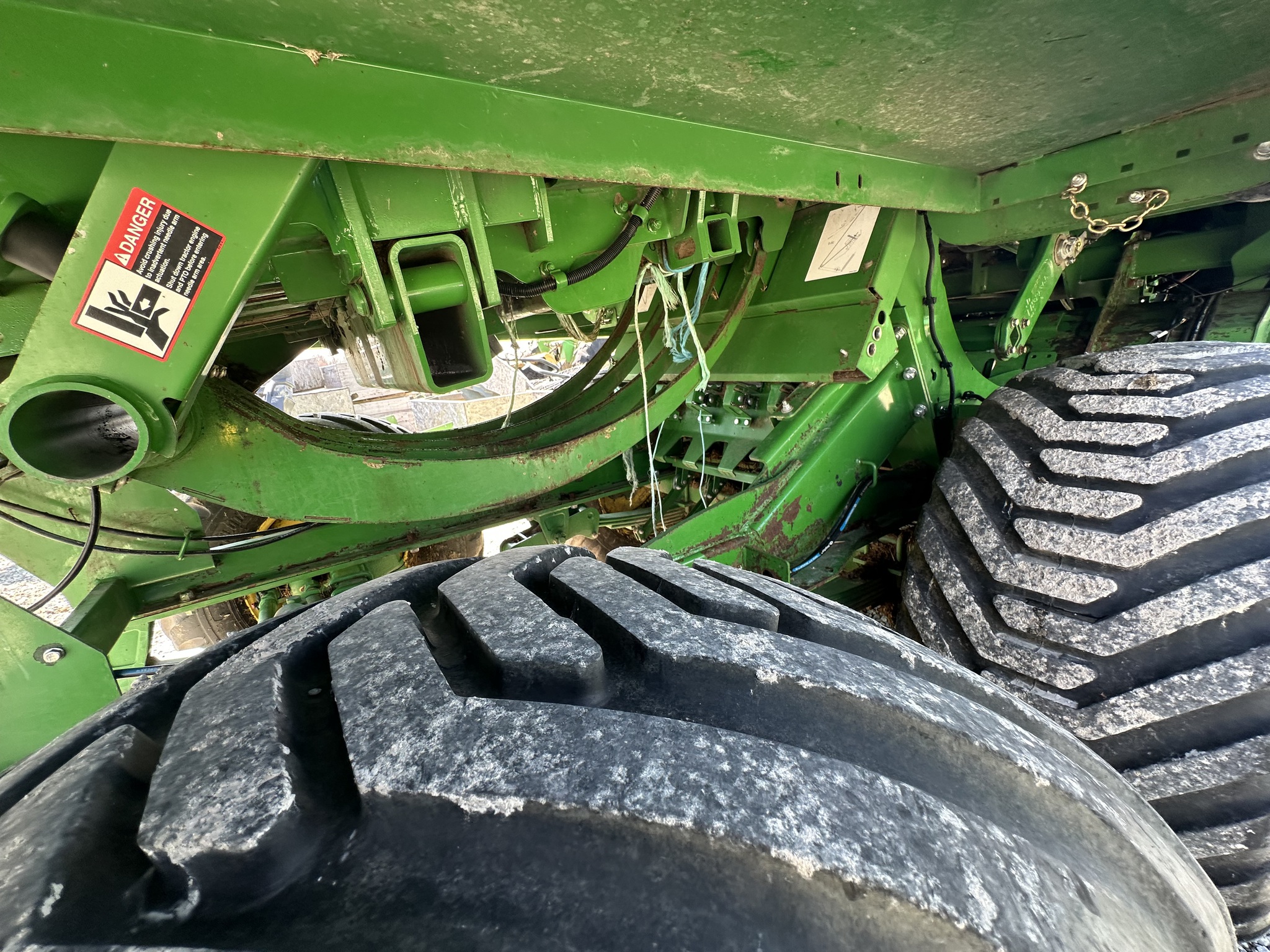 2022 John Deere L331 Image 22