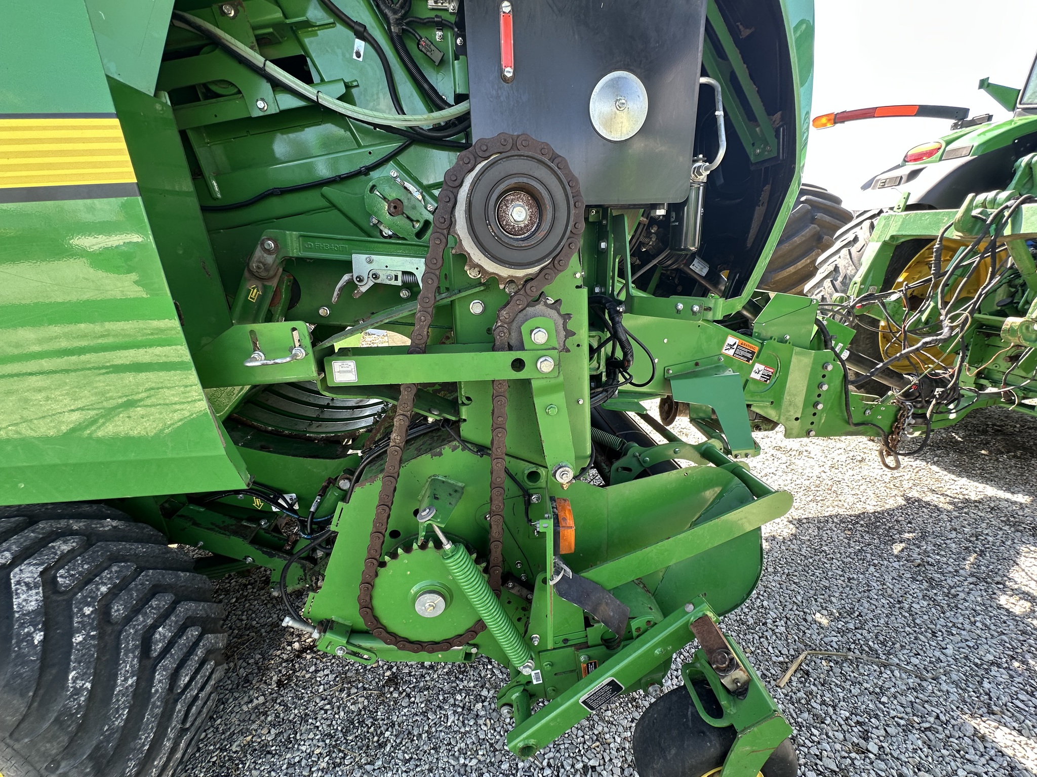 2022 John Deere L331 Image 24