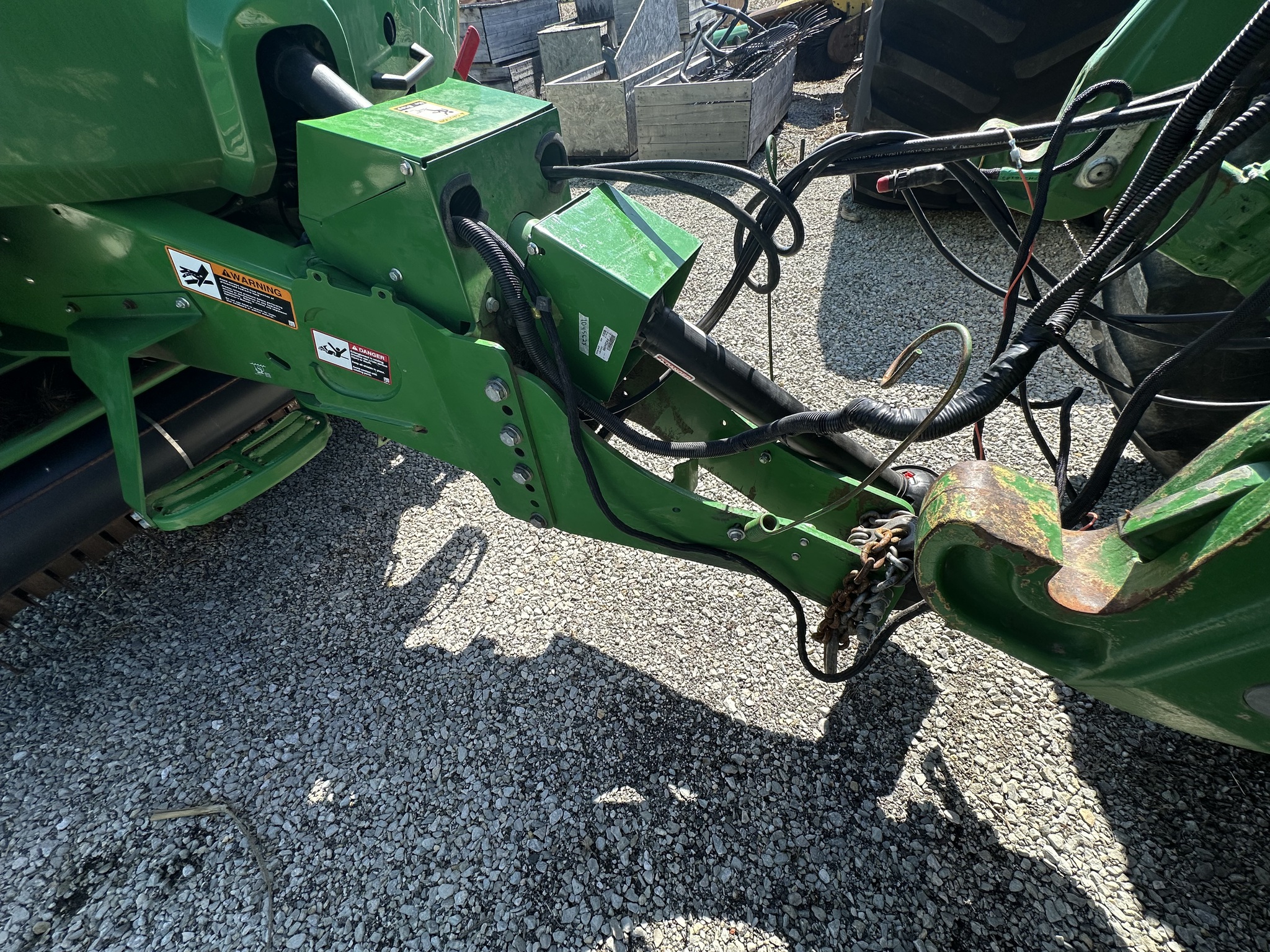 2022 John Deere L331 Image 28