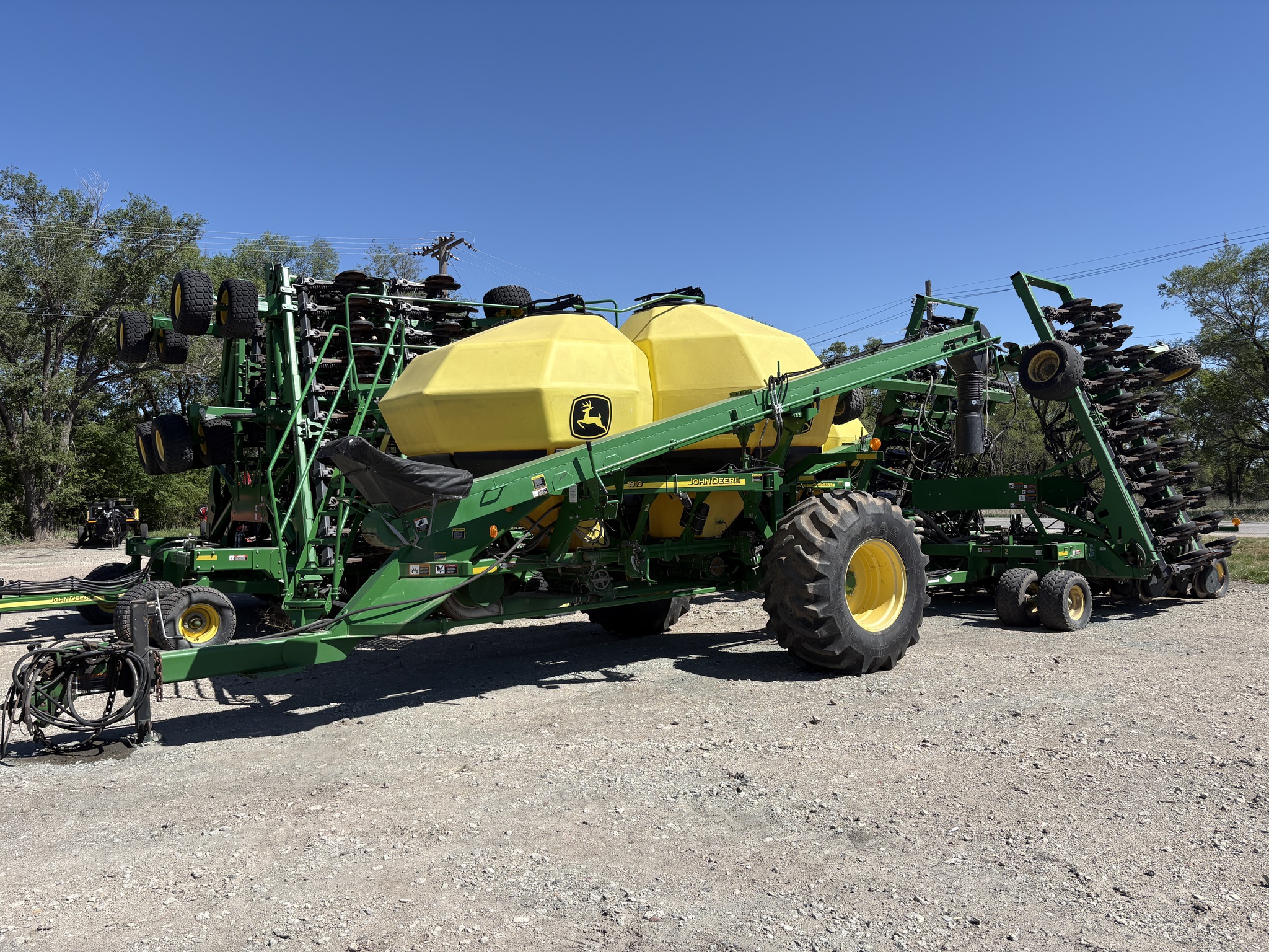 2012 John Deere 1890 Image 1