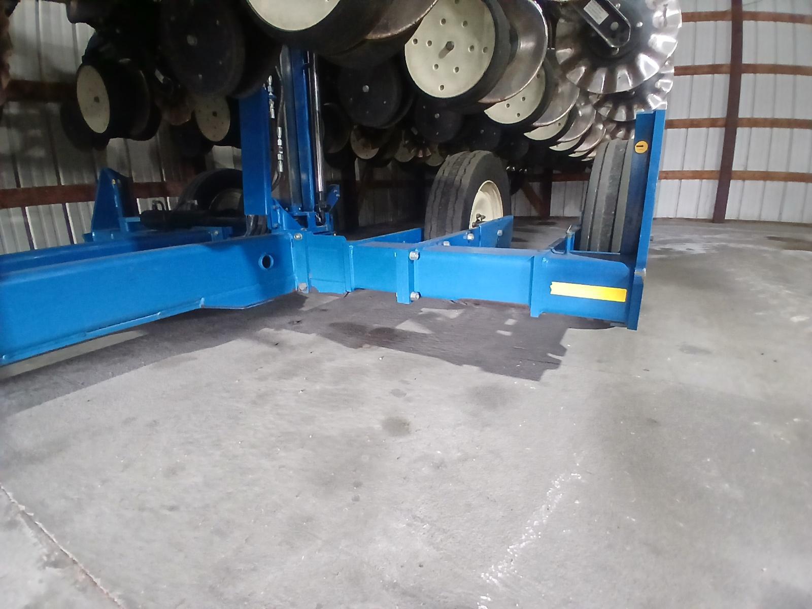 2014 Kinze 3600 Image 5