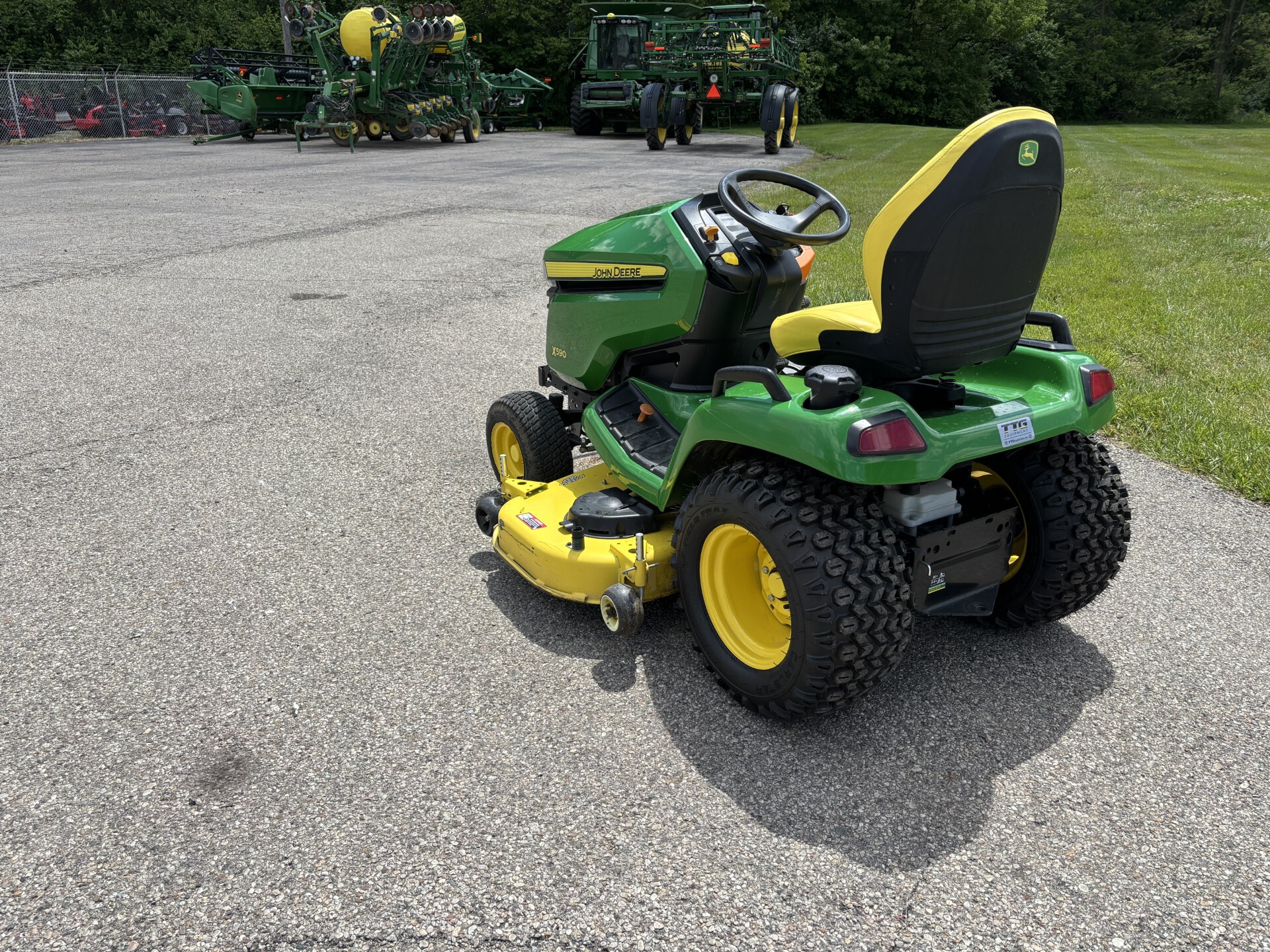 Used 2021 John Deere X590 Lawn & Garden Tractors at Koenig Equipment in Richmond, IN - PhotoXL3