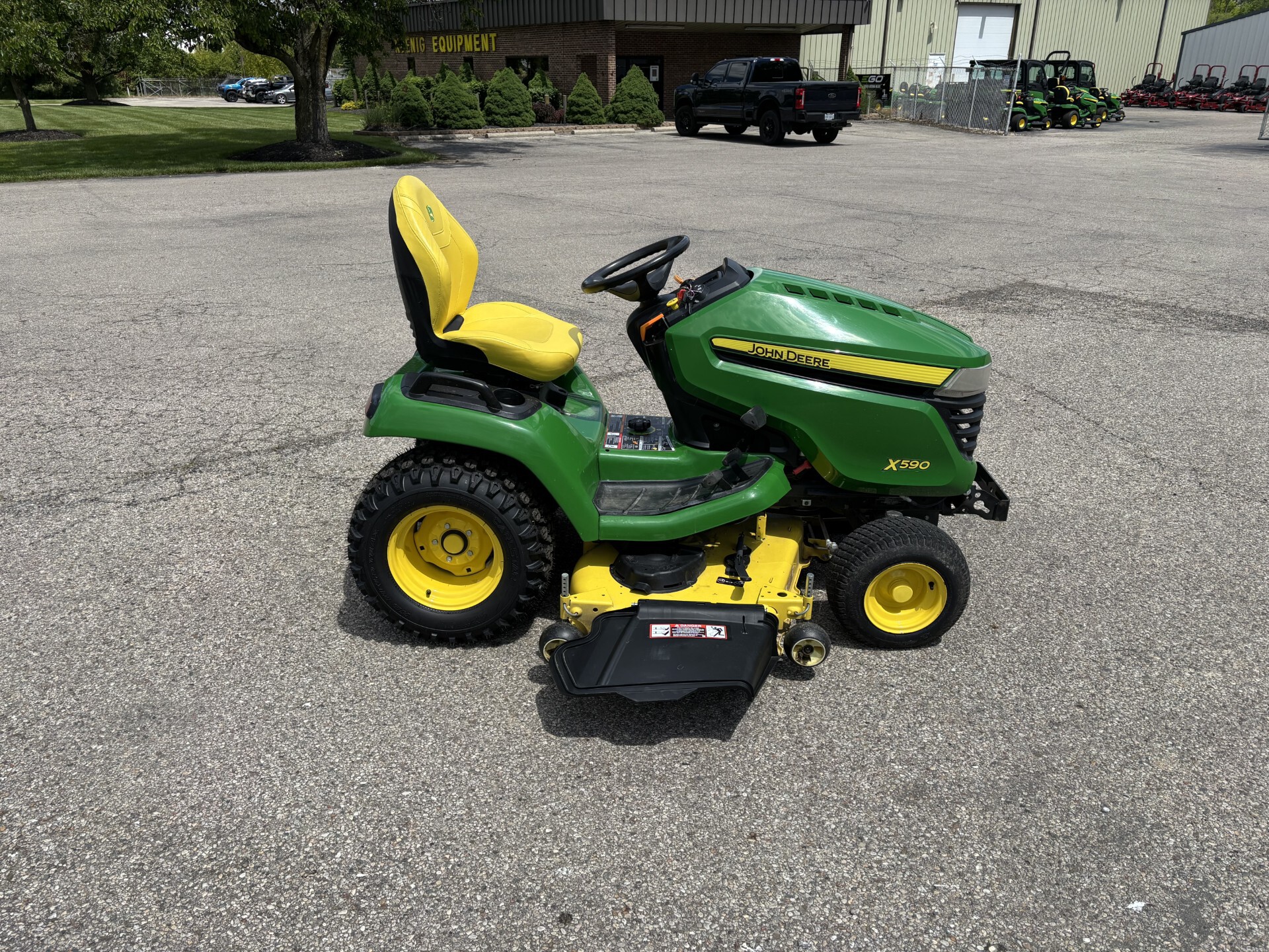 Used 2021 John Deere X590 Lawn & Garden Tractors at Koenig Equipment in Richmond, IN - PhotoXL2