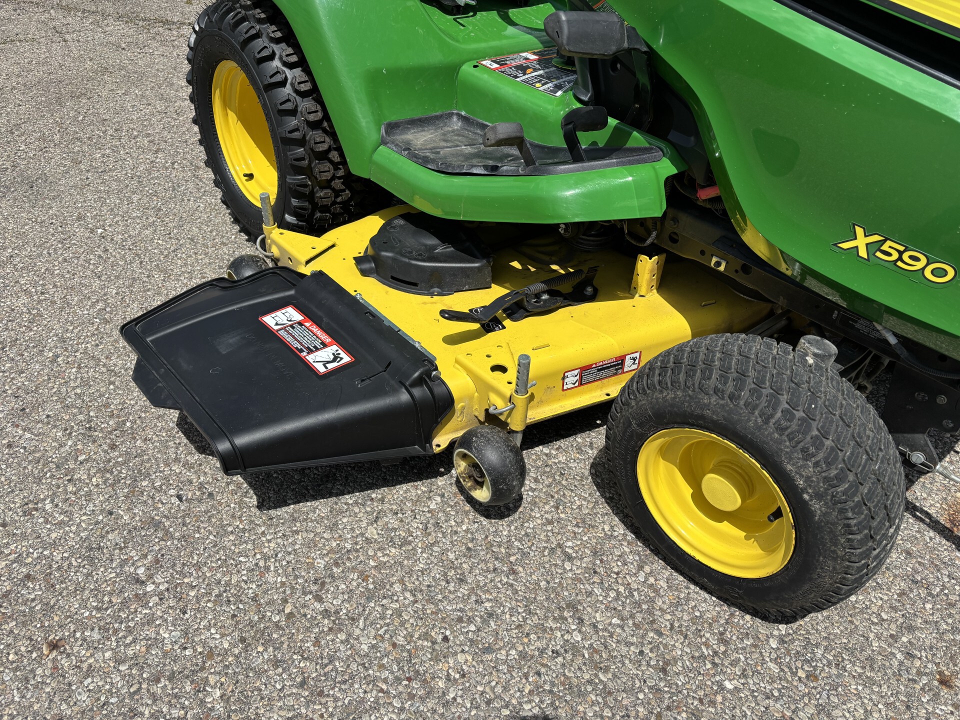 Used 2021 John Deere X590 Lawn & Garden Tractors at Koenig Equipment in Richmond, IN - PhotoXL14