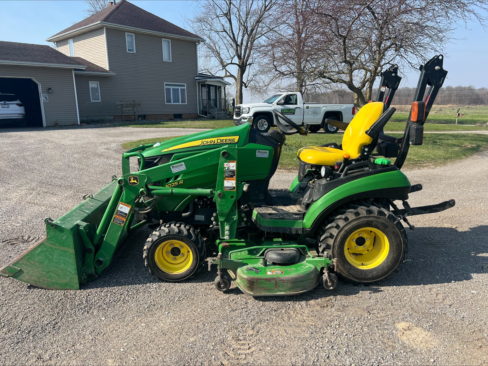 2015 John Deere 1025R Image 4