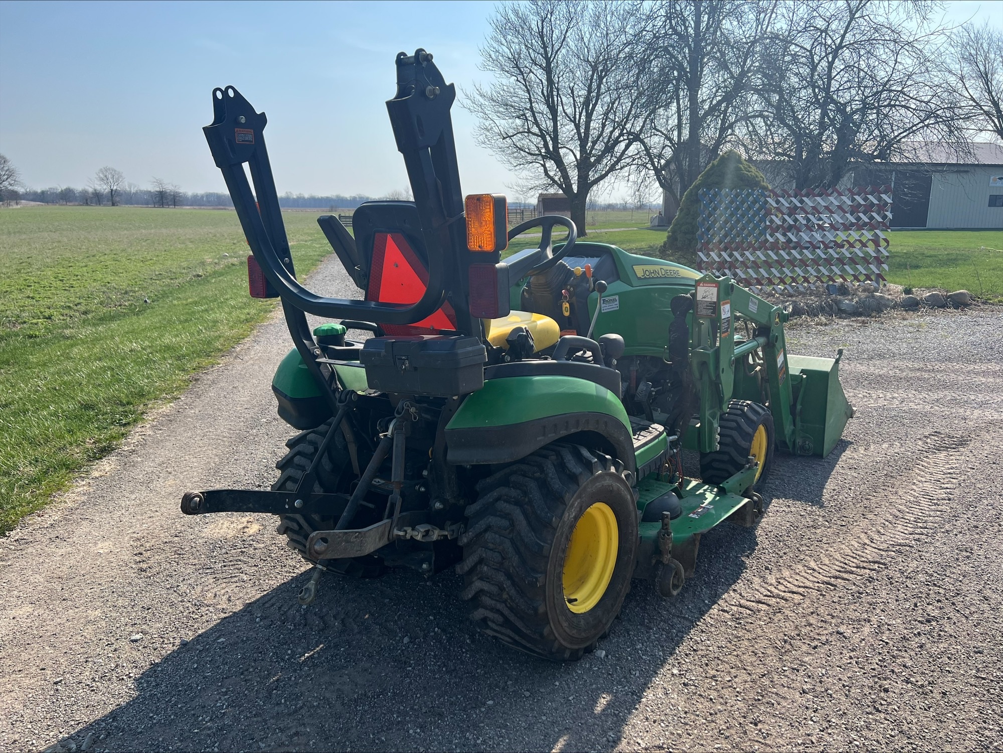 2015 John Deere 1025R Image 8