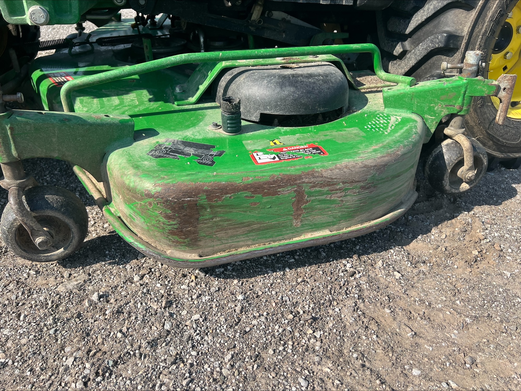 2015 John Deere 1025R Image 11