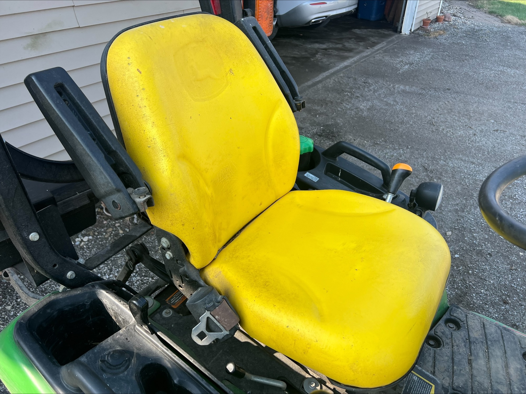 2015 John Deere 1025R Image 14