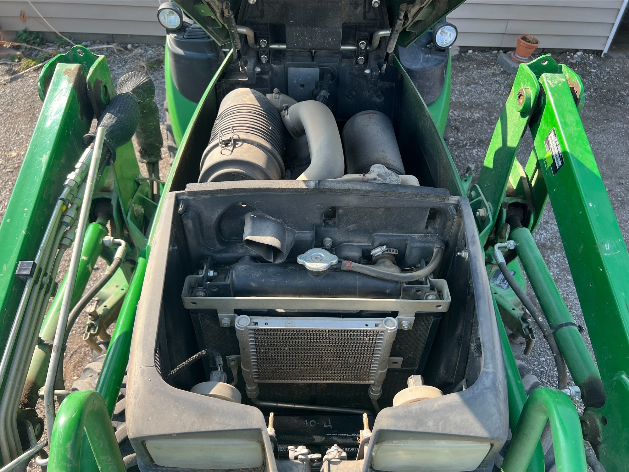 2015 John Deere 1025R Image 15