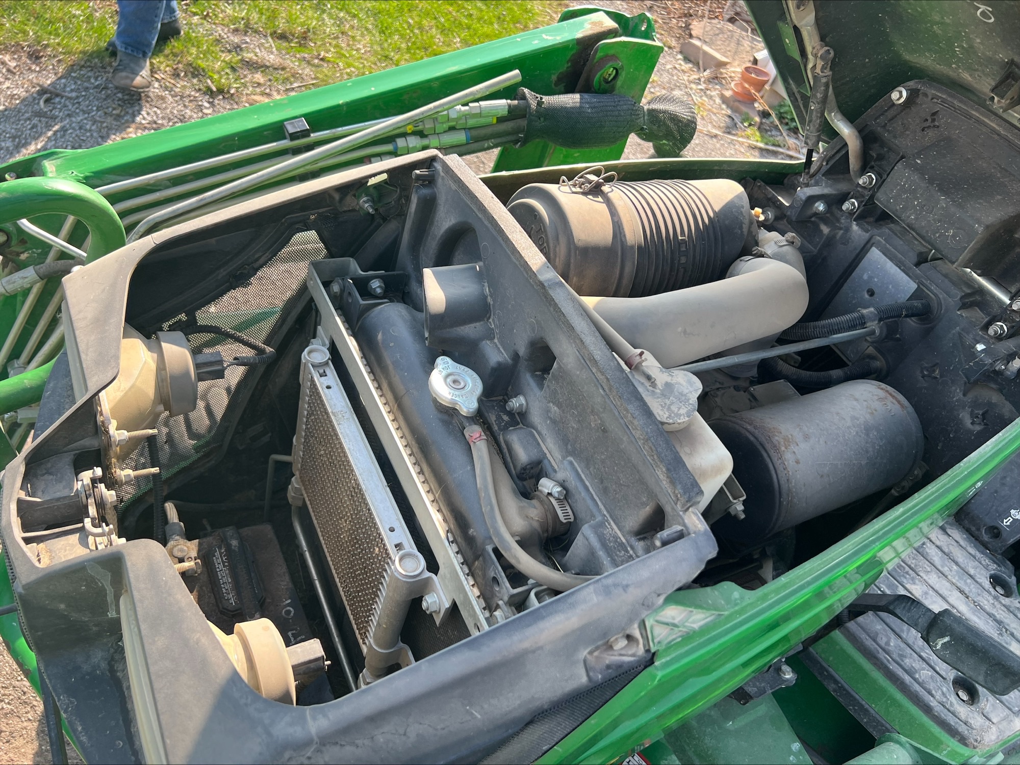 2015 John Deere 1025R Image 17