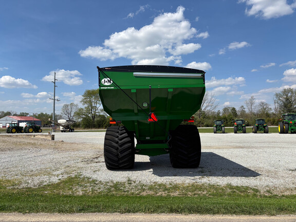 New In-Stock 2024 J&M 1112 Grain Carts at Koenig Equipment in Richmond, IN - Photo2