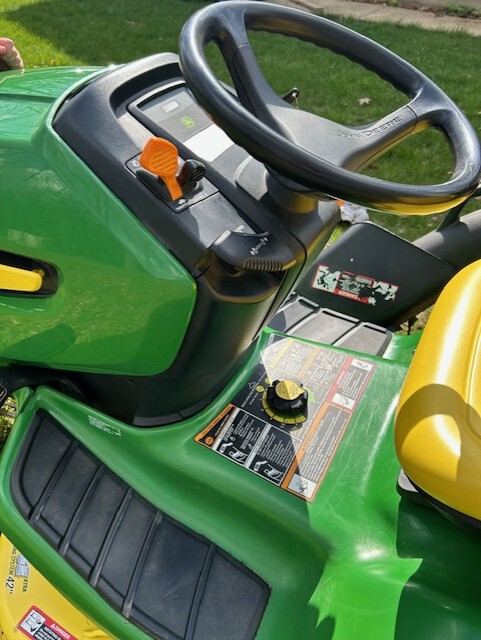 2007 John Deere X304 Image 4