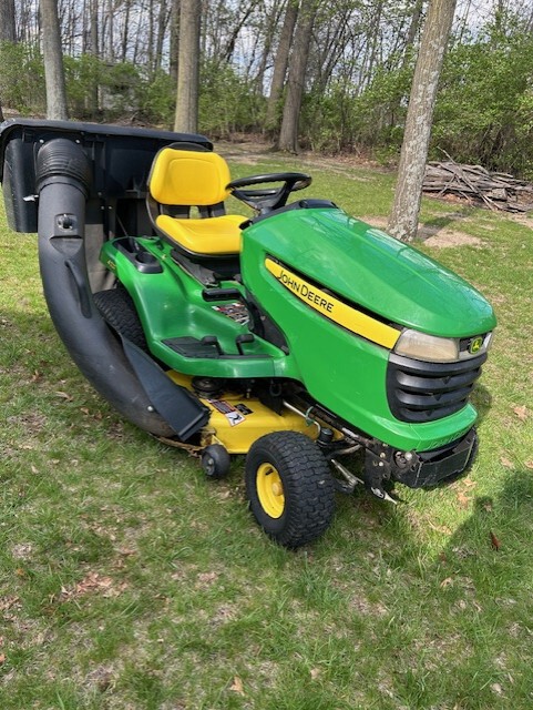 2007 John Deere X304 Image 1